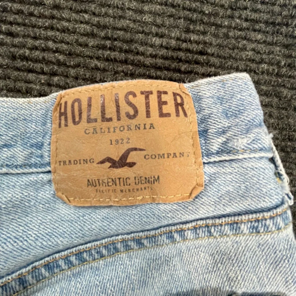 Hollister Mens Light Wash Distressed Straight Leg Jeans 31x30 Blue 100% Cotton